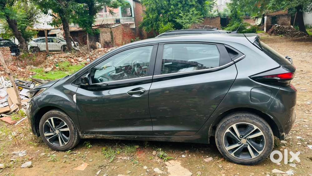 Tata Altroz Xz Icng 2025