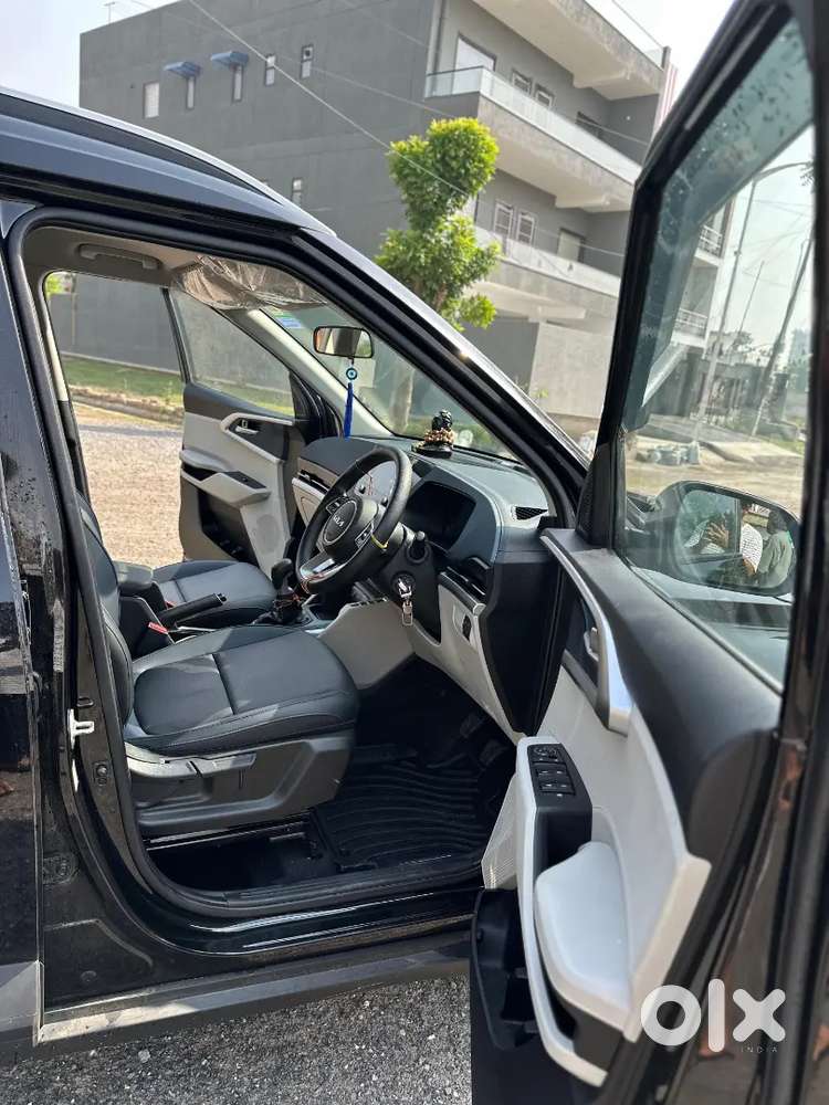 Kia Carens 2025 Petrol 4000 Km Driven