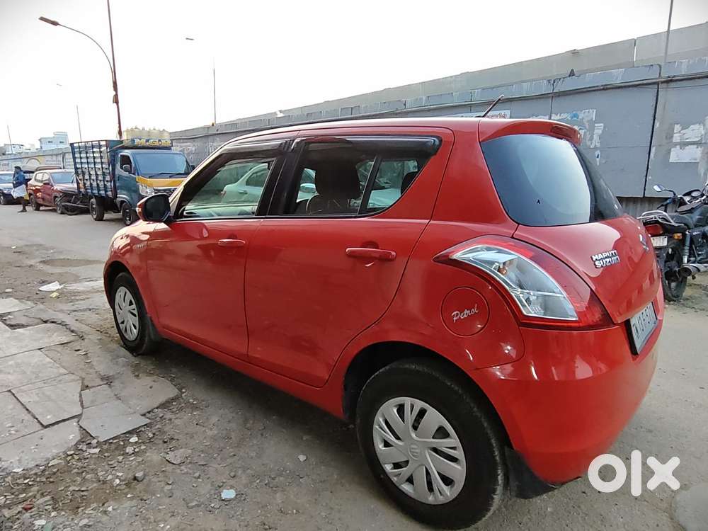 Maruti Suzuki Swift Vxi 1.2 Abs Bs-iv, 2016, Petrol