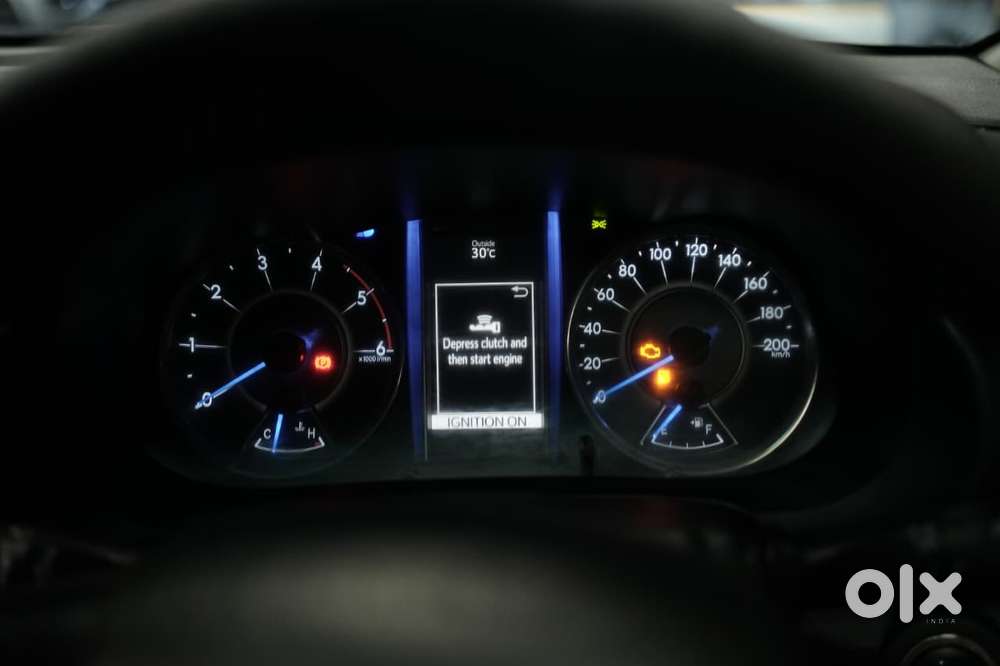 Toyota Fortuner 4x2 Manual, 2017, Diesel