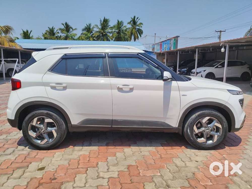 Hyundai Venue, 2021, Petrol