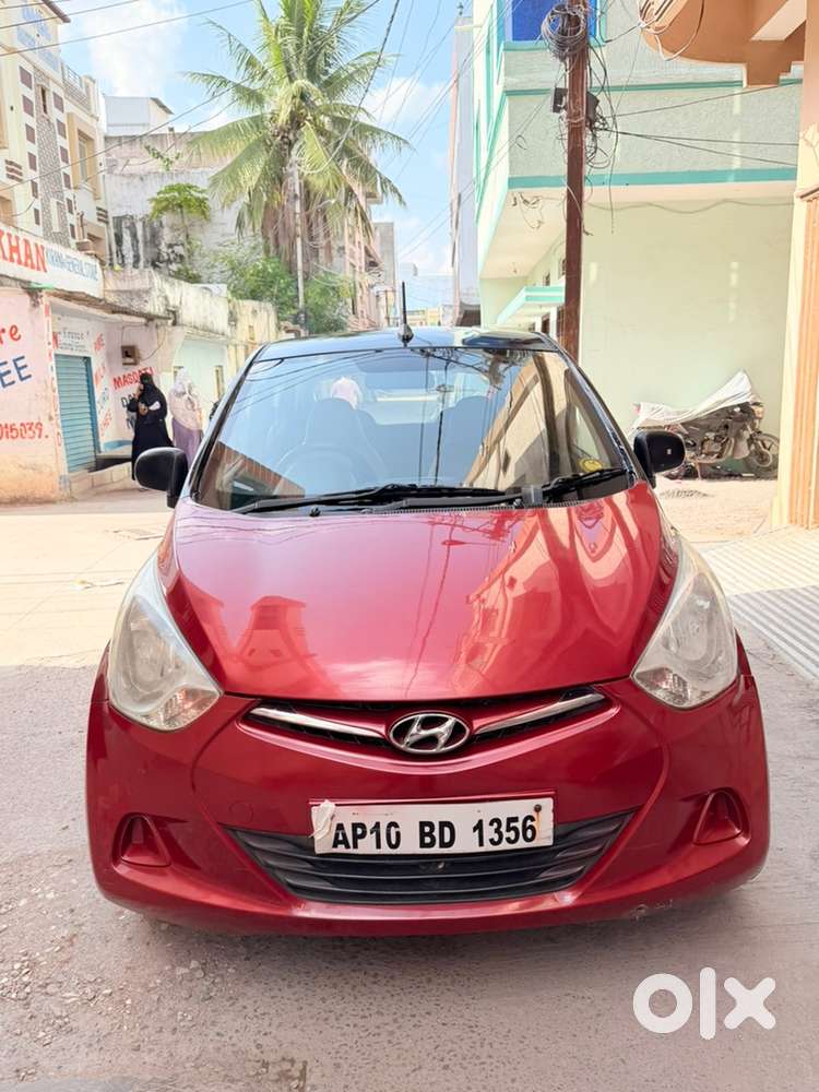 Hyundai Eon Dlite+ Red