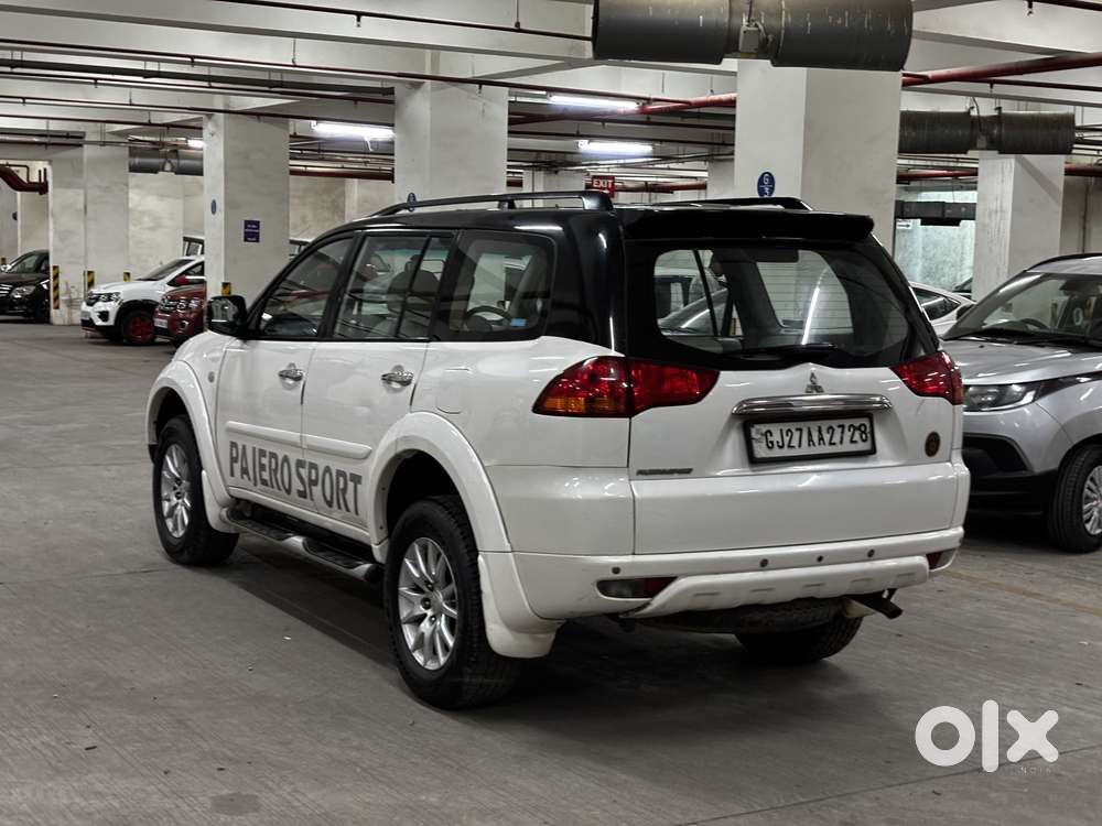 Mitsubishi Pajero Sport 4x4 Dual Tone, 2013, Diesel