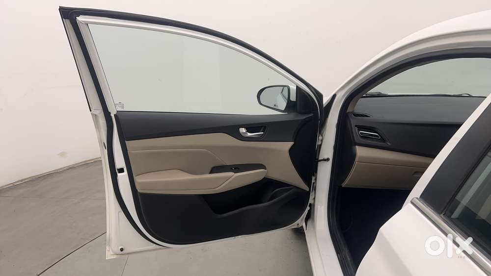 Hyundai Verna 1.5 Sx (o) Vtvt Ivt, 2022, Petrol