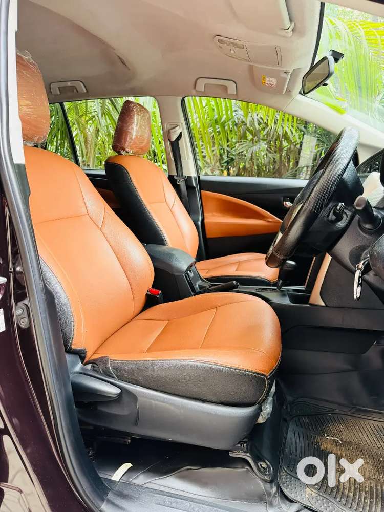 Toyota Innova Crysta 2.4 G Automatic 8 Seater 20121