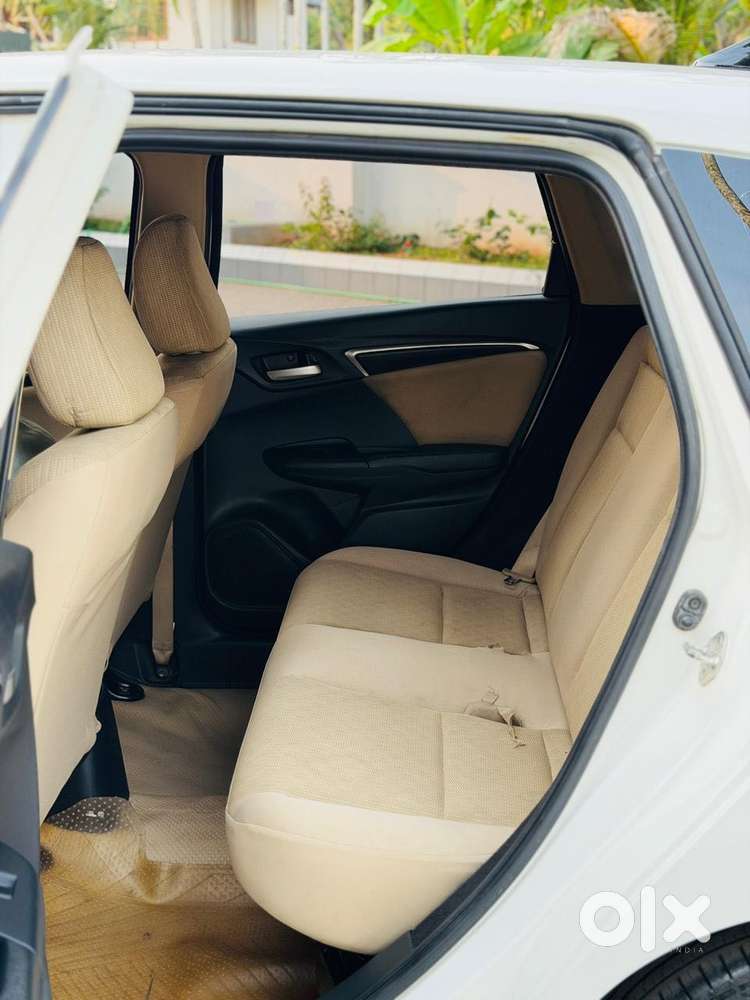Honda Jazz V Mt Privilege, 2015, Petrol