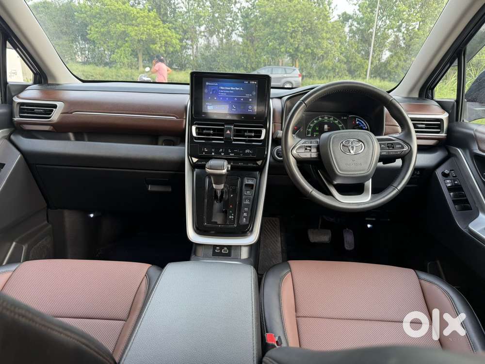 Toyota Innova Hycross 2.0 Vx Hybrid 8 Str, 2024, Petrol