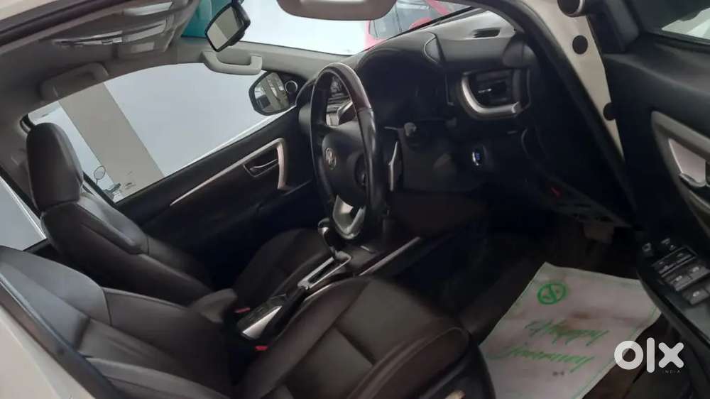 Toyota Fortuner - 1st Owner - 4*4 - Automatic Trans - Limited Edition