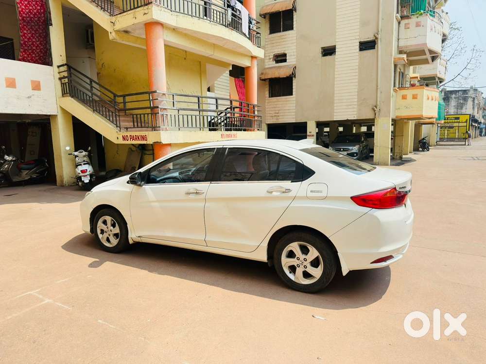 Honda City Vx 1.5 Petrol Manual (top-end Variant) – December 2015