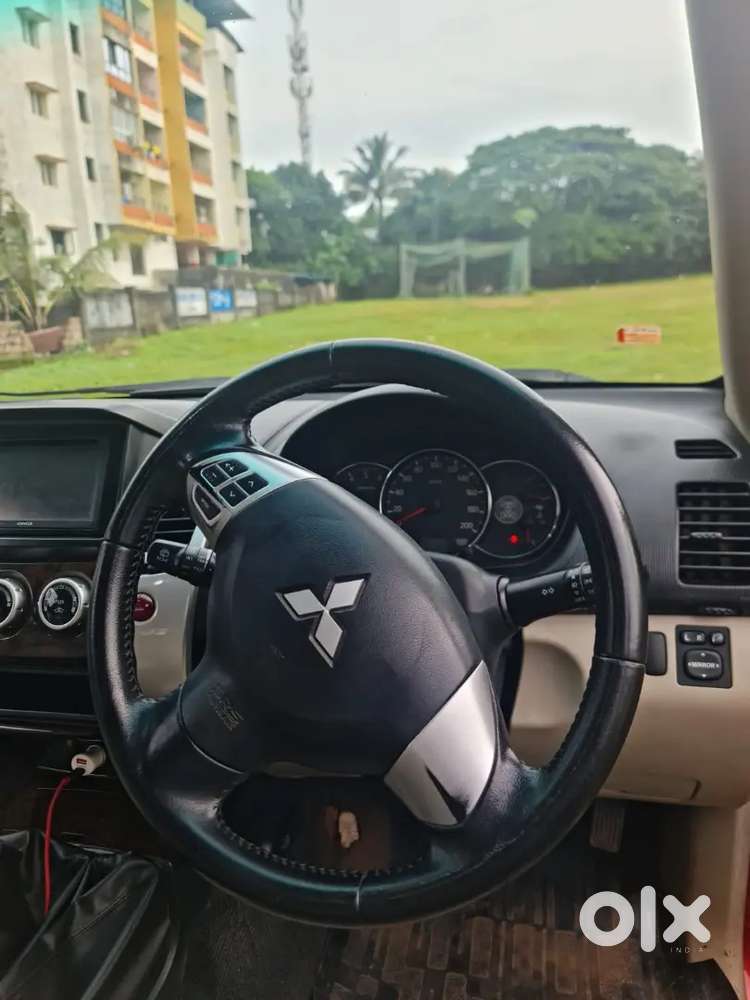 Mitsubishi Pajero Sport 2015 Diesel Well Maintained