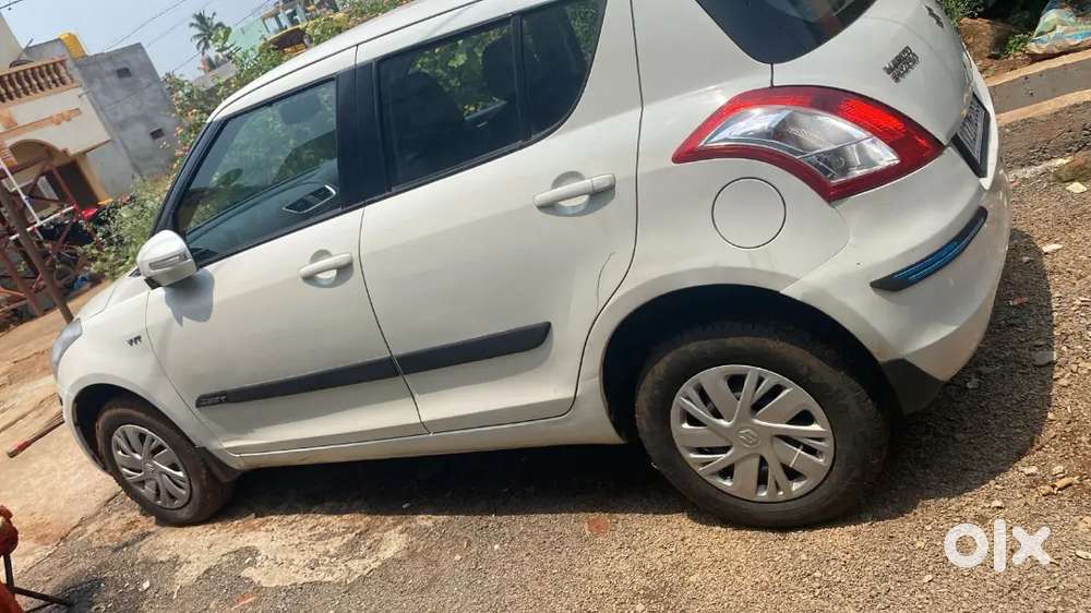 Maruti Suzuki Swift 2015 Petrol 82000 Km Driven