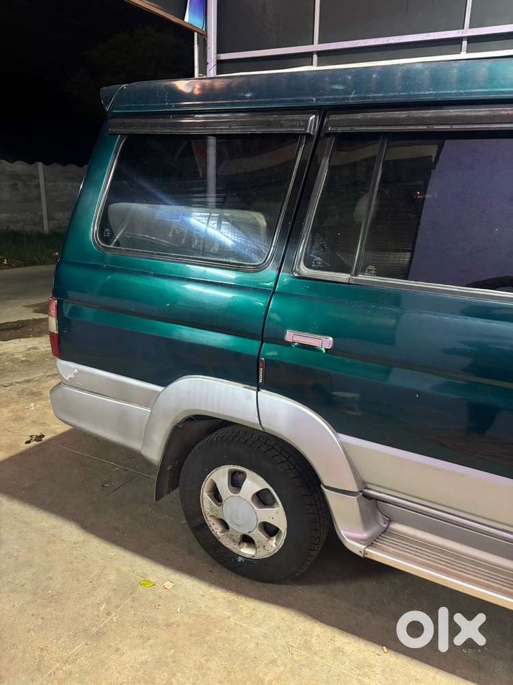 Toyota Qualis 2004 Diesel Well Maintained