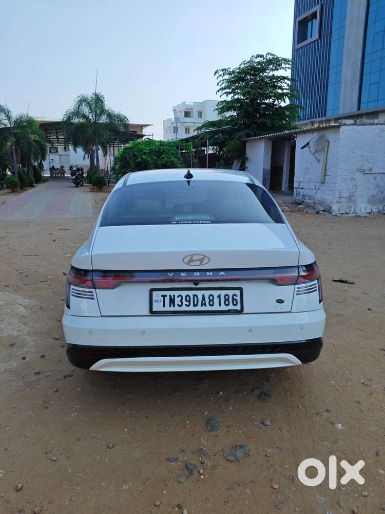 Hyundai Verna 1.5 Sx Ivt, 2023, Petrol