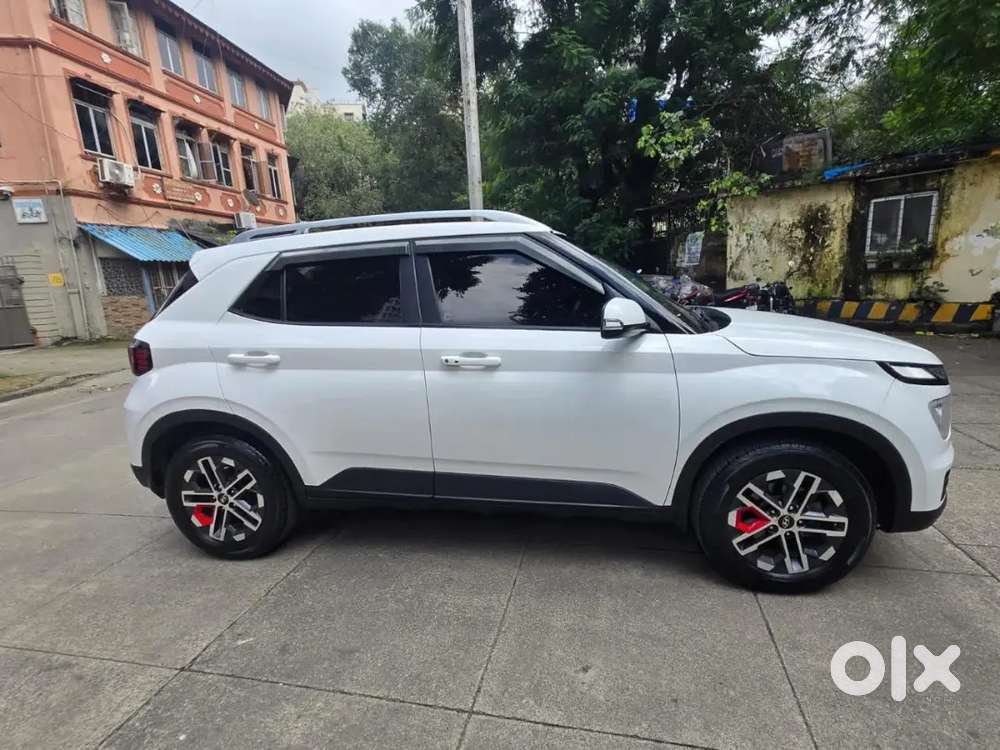 Hyundai Venue 2024 Diesel 33000 Km Driven Manual 1st Owner