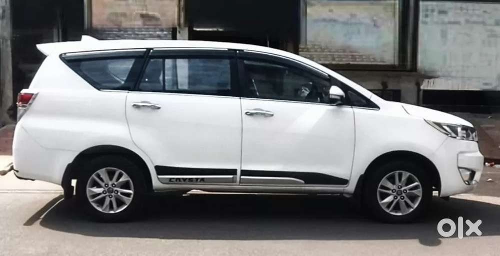Toyota Innova Crysta 2.4 G Mt 7 Str, 2017, Diesel