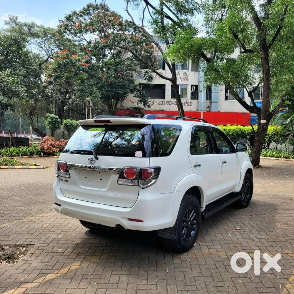 Toyota Fortuner 2015 Diesel Well Maintained With Showroom History