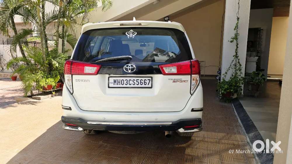 Toyota Innova Crysta 2.8 Touring Sport
