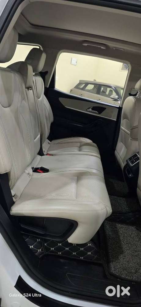 Mahindra Xuv700 2.2 Ax 7 Diesel At Str Awd, 2022, Diesel