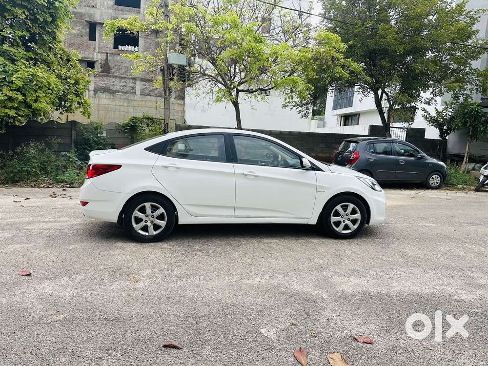 Hyundai Verna 1.6 S (o) Vtvt At, 2014, Petrol