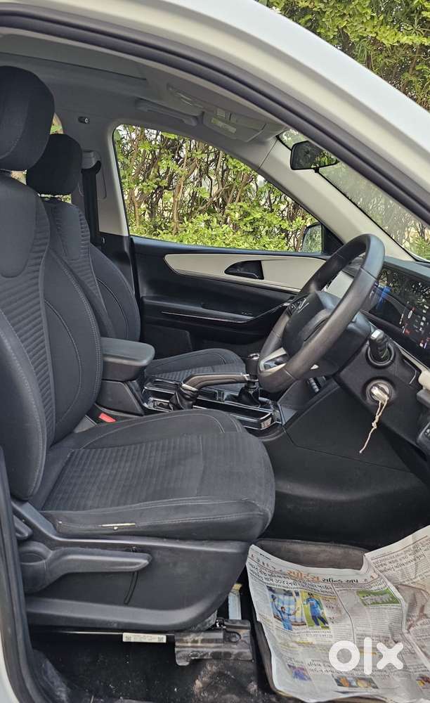 Mahindra Xuv700 2.2 Ax 5 Diesel Mt 7 Str, 2023, Diesel