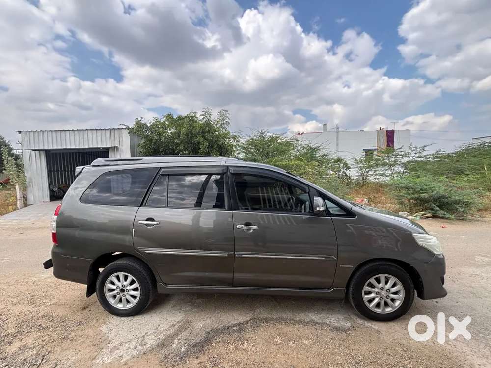 Toyota Innova 2012 Diesel 215000 Km Driven