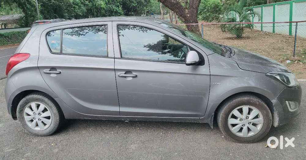 Maintained Very Smooth Recently 73000service Lady Used Ready To Drive