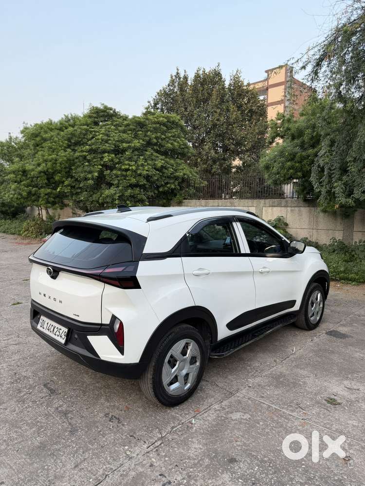 Tata Nexon Smart Plus1.2 Revotron Petrol 5 Mt, 2024, Cng & Hybrids