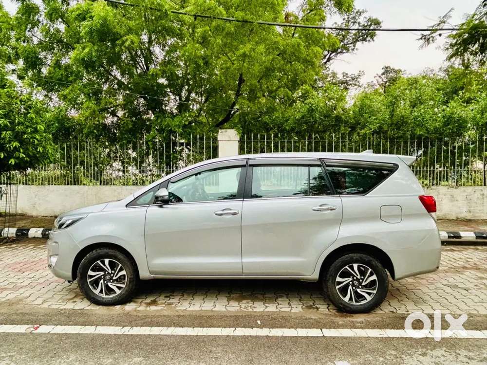 Innova Crysta 2023 1st Onwer Diesel Manual Vip Number Included