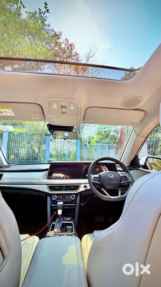 Mahindra Xuv700 2.2 Ax 7 Diesel At Luxury Pack Str, 2023, Diesel