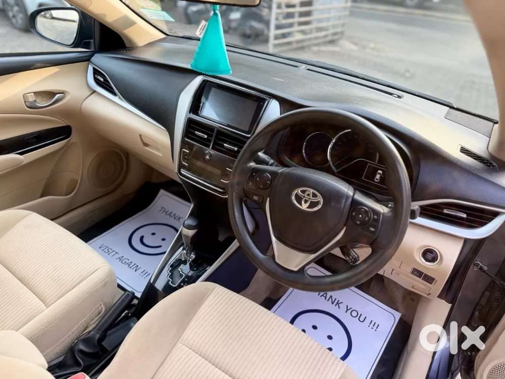Toyota Yaris V Cvt, 2018, Petrol