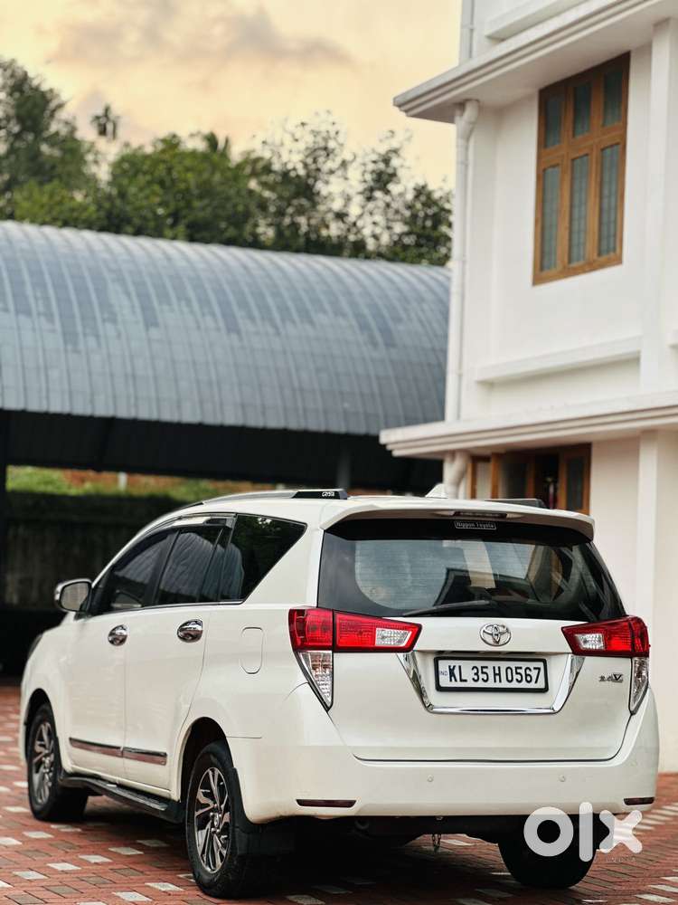 Toyota Innova Crysta 2.4 V, 2017, Diesel