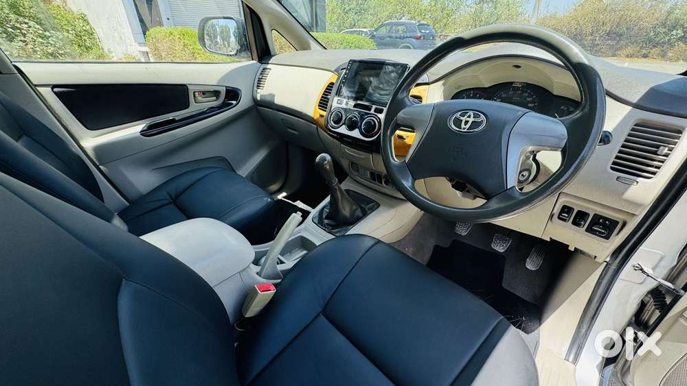 Toyota Innova 2.5 G (diesel) 8 Seater, 2013, Diesel