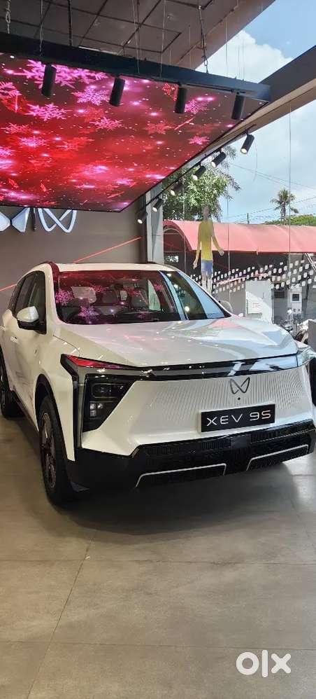 Mahindra Xev9s 2025 Showroom Condition