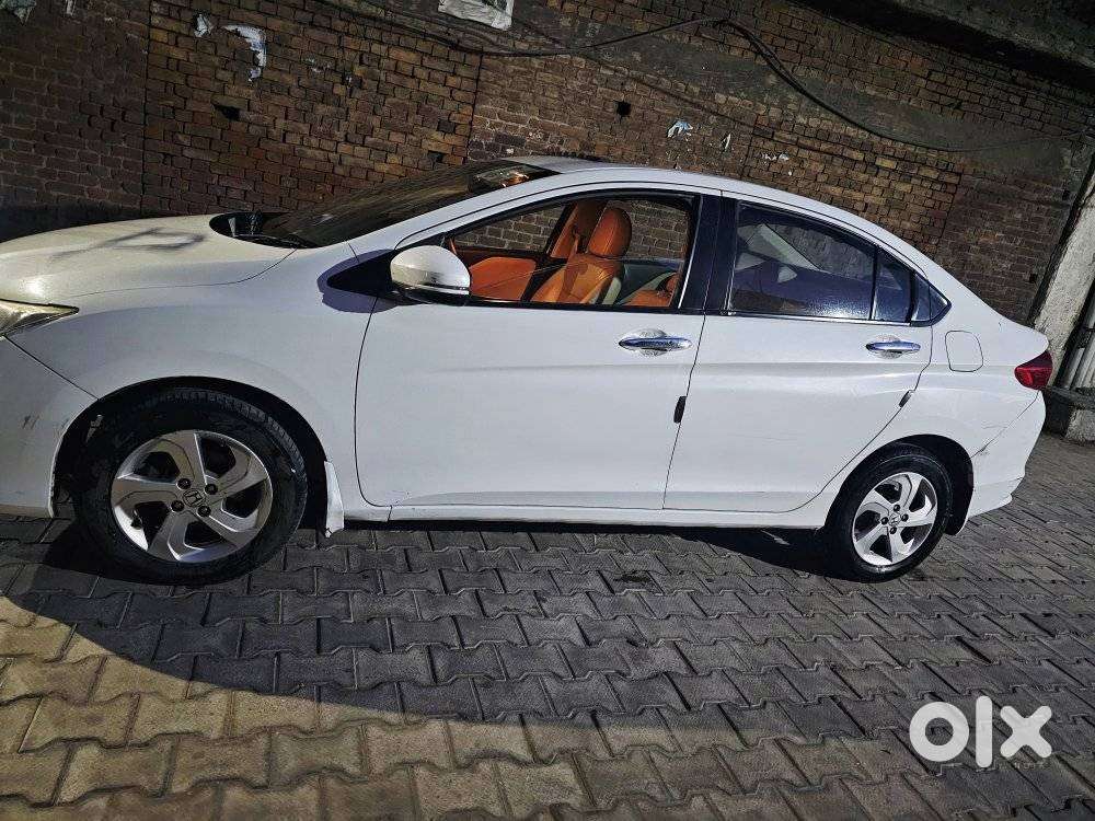 Honda City V At Sunroof, 2015, Petrol