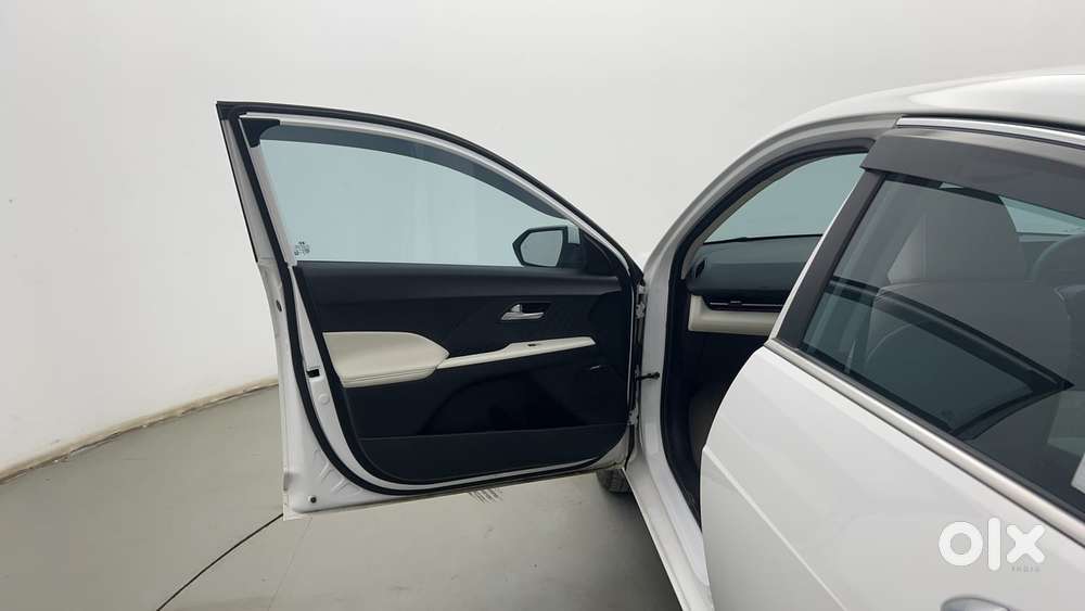 Hyundai Verna 1.5 Sx (o) Vtvt Ivt, 2024, Petrol