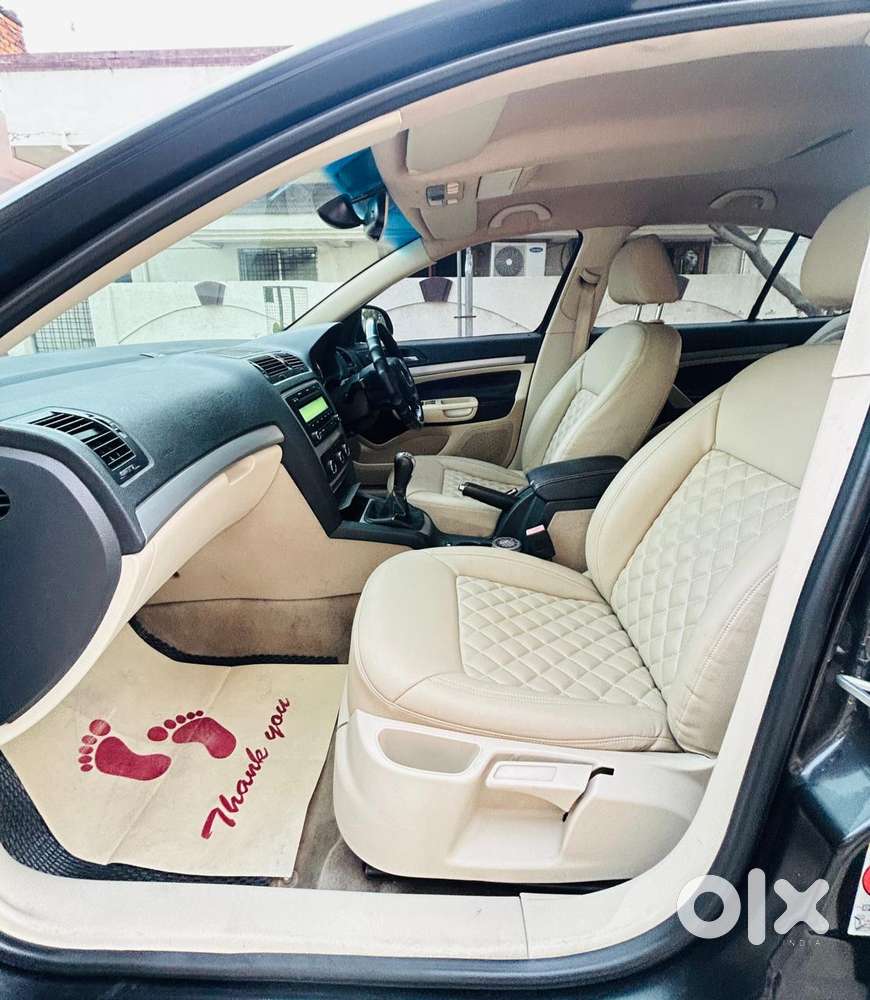 Skoda Laura Ambiente 2.0 Tdi Cr Manual, 2011, Diesel