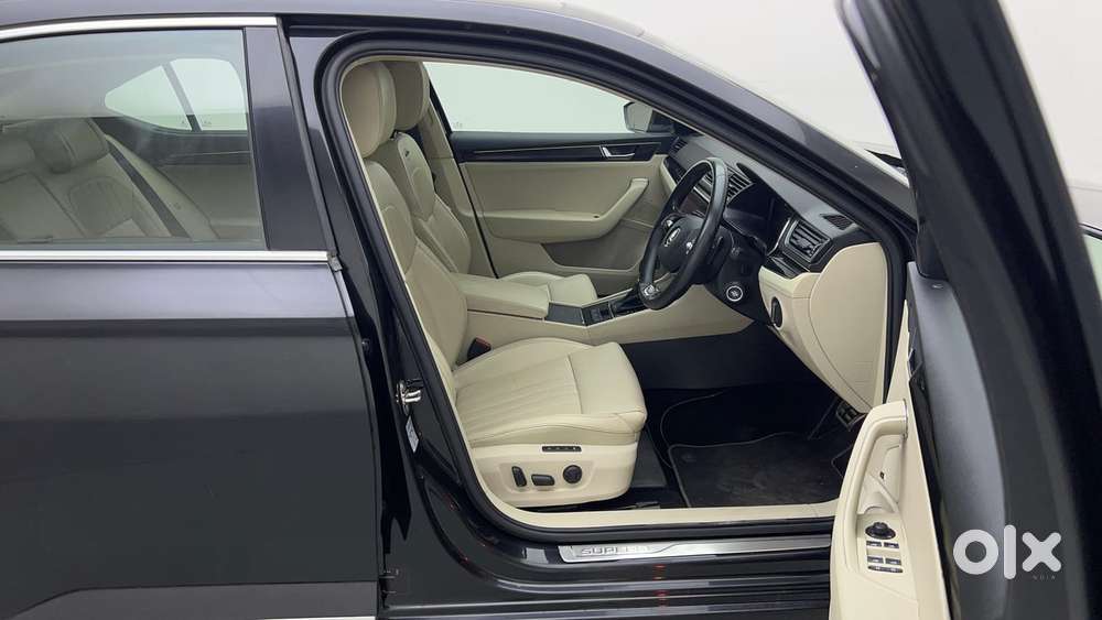 Skoda Superb L&k 1.8 Tsi At, 2022, Petrol