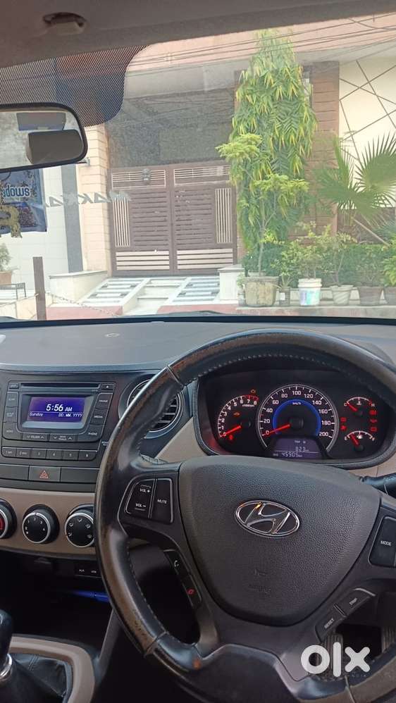 Hyundai Grand I10 2015 Model Very Less Driven Well Maintained Car
