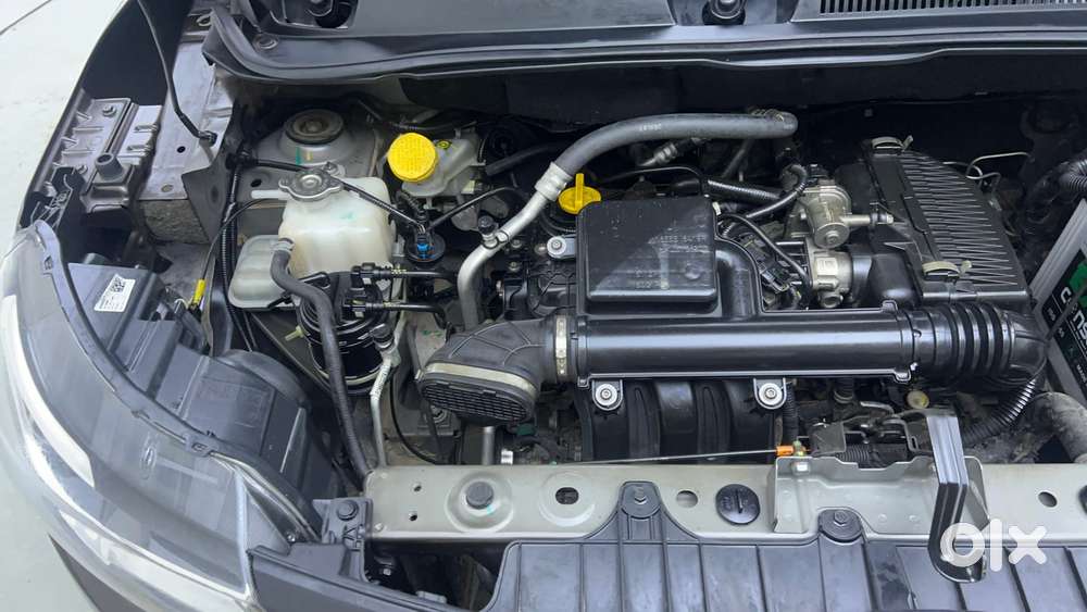 Renault Triber Rxz, 2021, Petrol