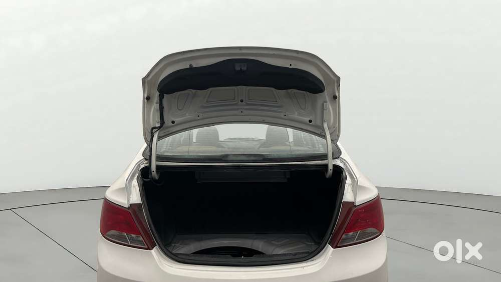 Hyundai Verna 1.6 Vtvt Sx, 2016, Petrol