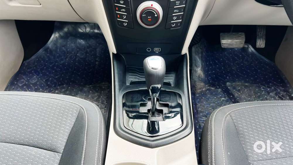 Mahindra Xuv300 1.2 W6 Amt Petrol, 2023, Petrol