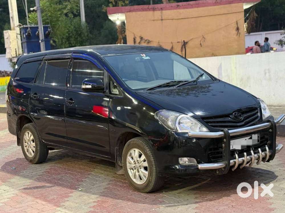 Toyota Innova 2004-2011 2.5 V Diesel 8-seater, 2008, Diesel