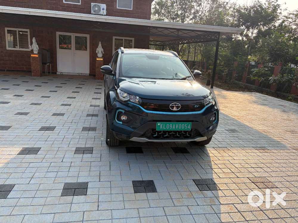Tata Nexon Ev 2000 Dark Edition