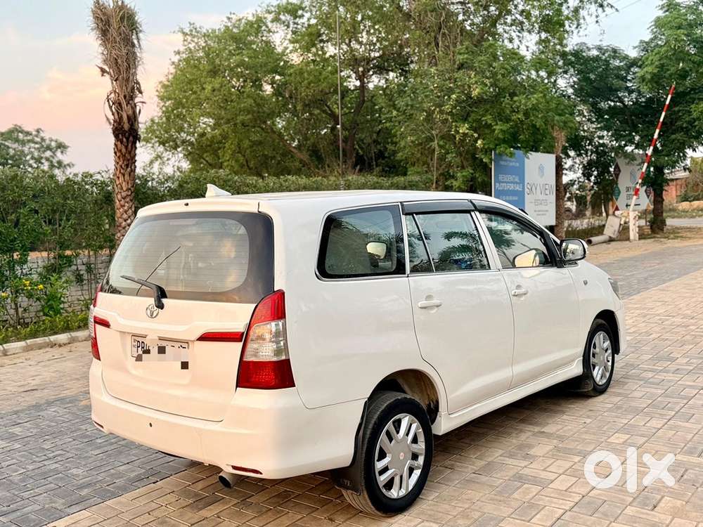 Toyota Innova Diesel 2014/2015 Year