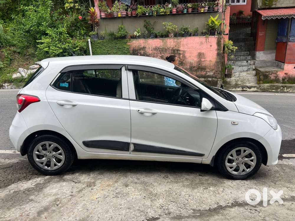 Hyundai Grand I10 Sportz, 2017, Petrol