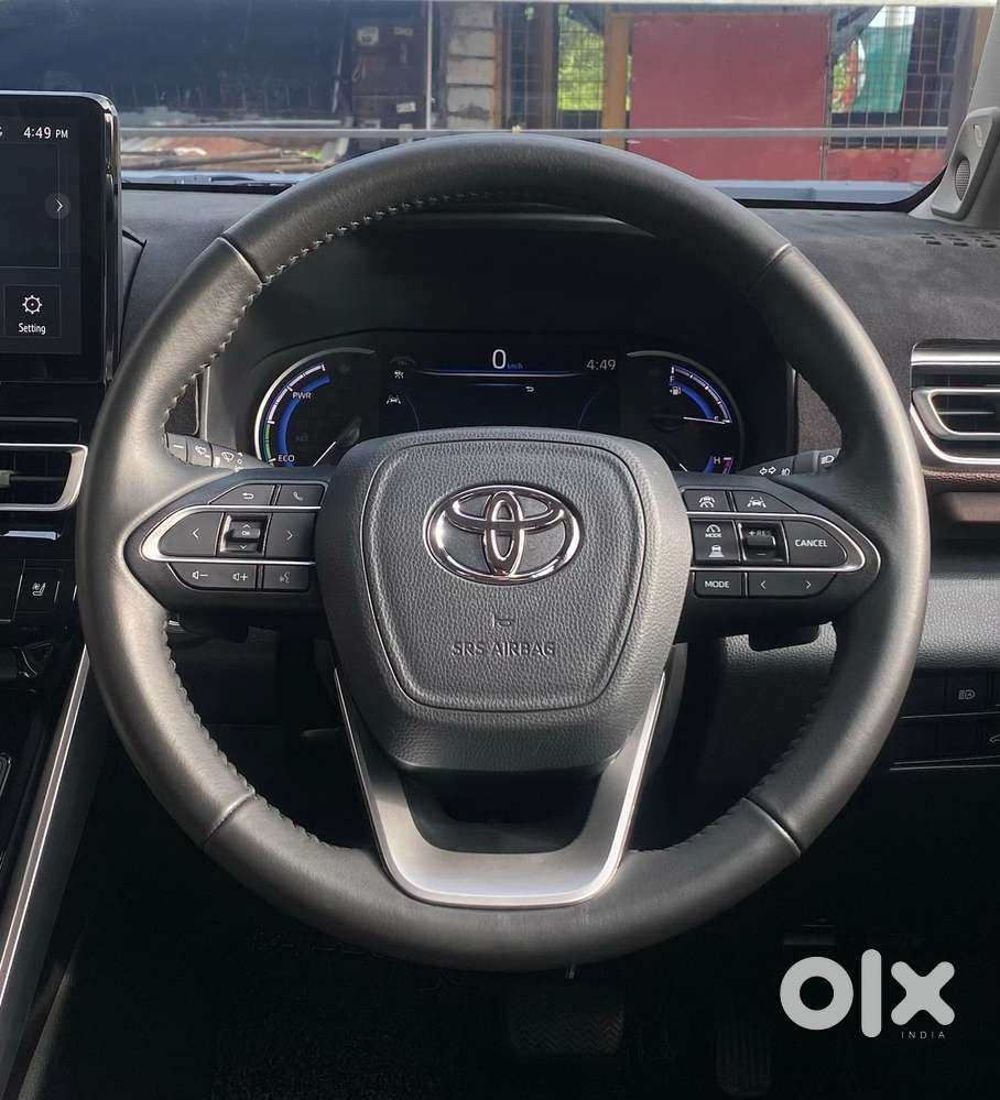 Toyota Innova Hycross 2.0 Zx (o) Hybrid 7 Str, 2025, Petrol
