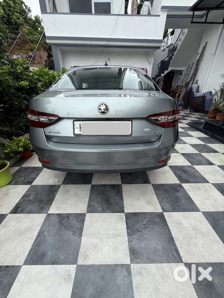 Skoda Superb 2017 Petrol Well Maintained