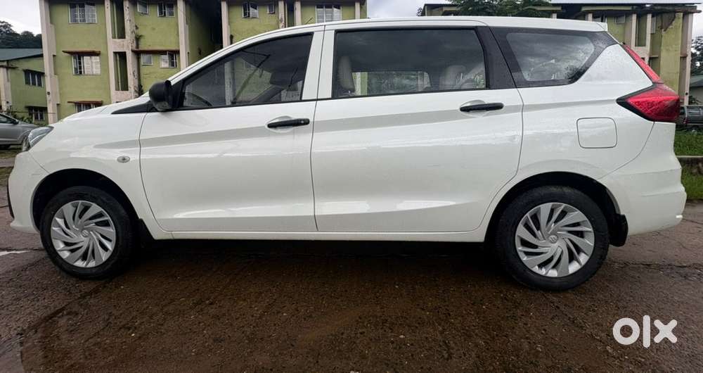 Maruti Suzuki Ertiga Petrol 2024