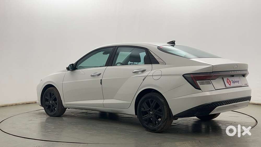 Hyundai Verna 1.5 Sx (o) Turbo Petrol Mt, 2023, Petrol