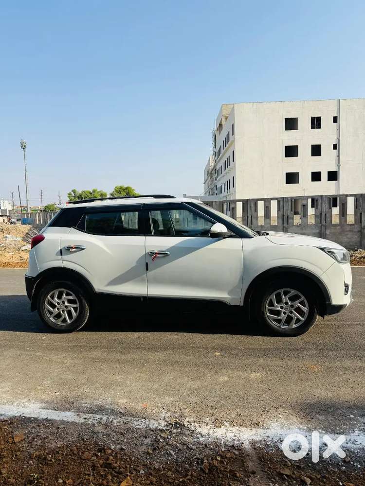 Mahindra Xuv300 W8 2023 Petrol Well Maintained